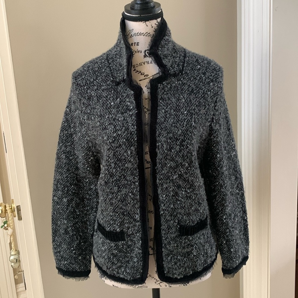 Apt. 9 women’s wool blend blazer. Size medium.